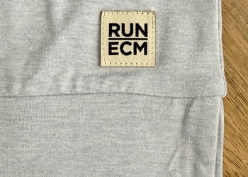 RUN | ECM: Women's Performance Tech Crewneck - light blue-gray