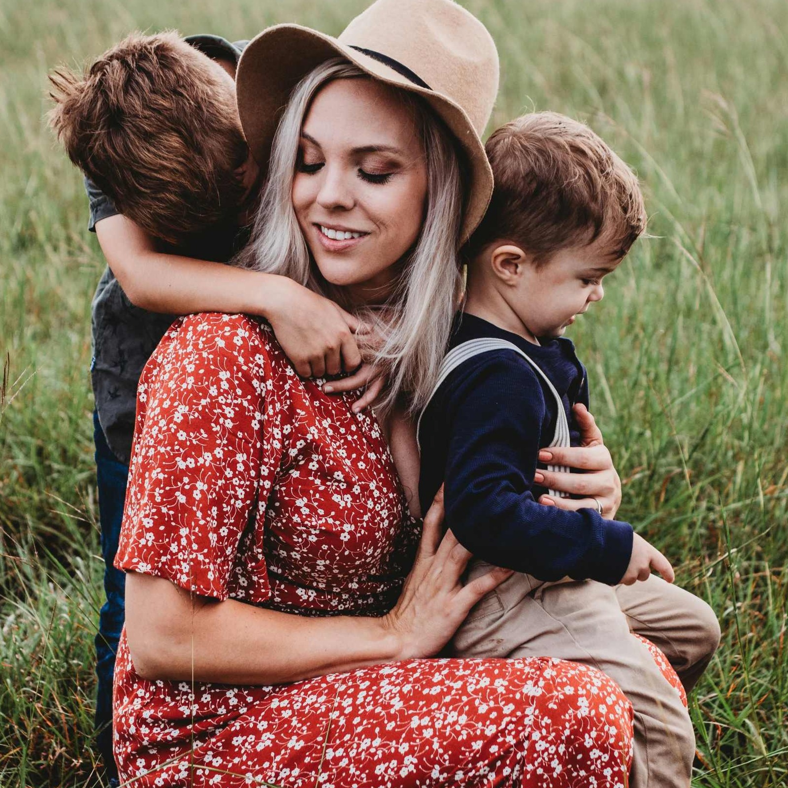 Carátula para "When I Think of the Children" por Lynelle Jonsson