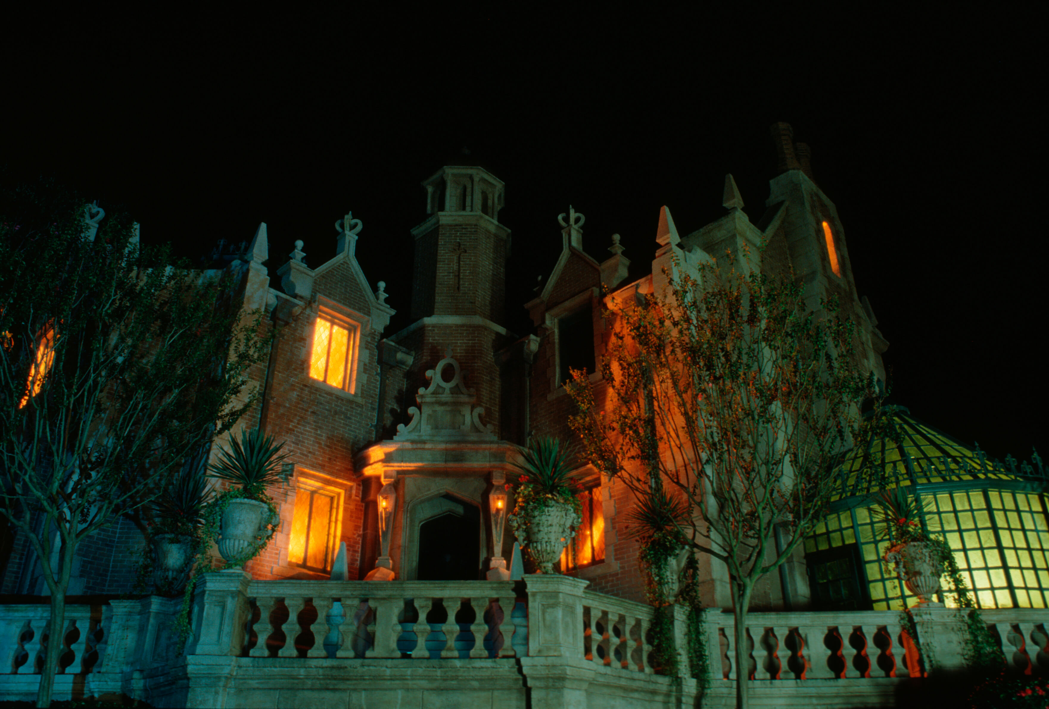 haunted house attractions near me