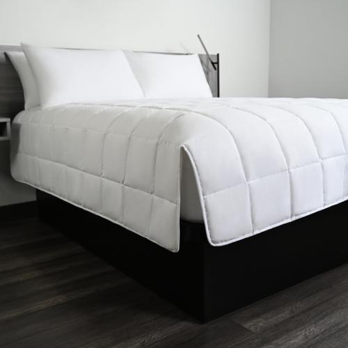3D Polyester Fill Duvet Notched Blanket, Double, 80 x 88", White, Case Of 4