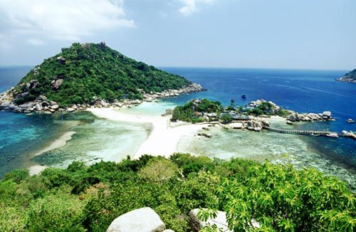 Surat Thani, Thailand, Waterfront, Thai, Meditation, Retreat, Buddhist, Buddhism, Zen, Beautiful water, beach, south east asia - HeadStuff.org