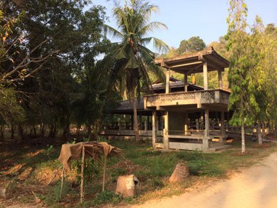 Suan Mokkh, ten day silent retreat, buddhism, monastic life, thailand, south east asia, meditation, zen, peaceful, monastry bell, yoga temple - HeadStuff.org