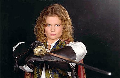 Sarah Biasini as Julie in “Julie, Chevalier d’Aubigny”, a 2004 French TV series.