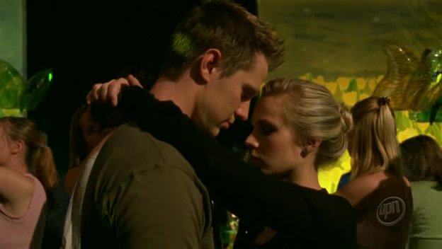 Logan and Veronica Mars - HeadStuff.org