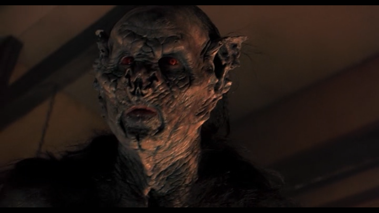 Dracula going through "changes" in Bram Stoker's Dracula - HeadStuff.org