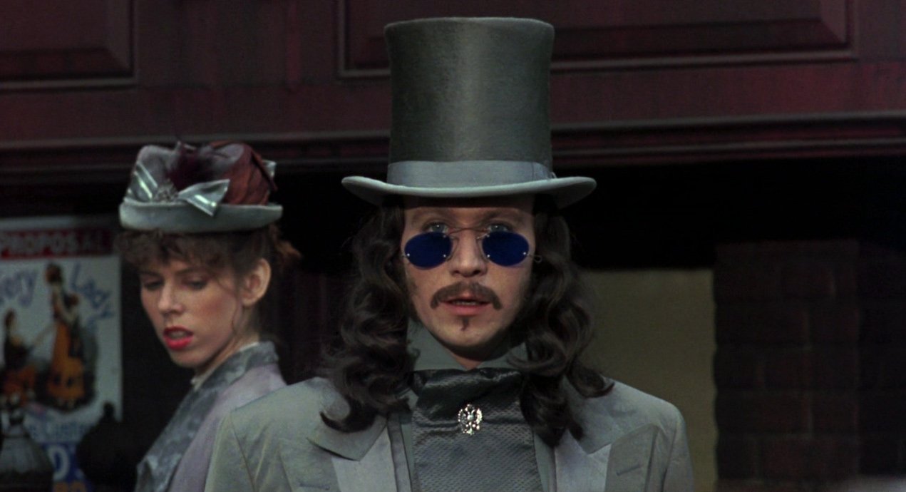 Gary Oldman as Dracula - HeadStuff.org