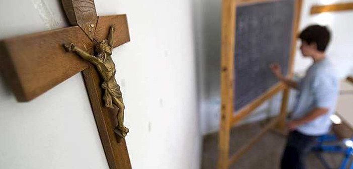 Crucifix - HeadStuff.org