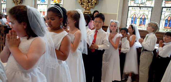 First holy communion - HeadStuff.org