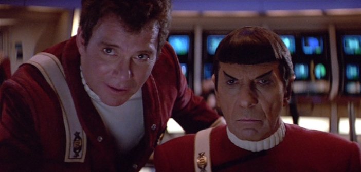 Shatner and Nimoy on set. - HeadStuff.org