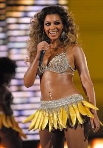 Beyonce dressed as Josephine Baker - headstuff.org