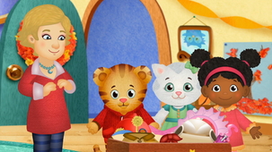 Vidéo - Miss Mistigri choisit un déguisement