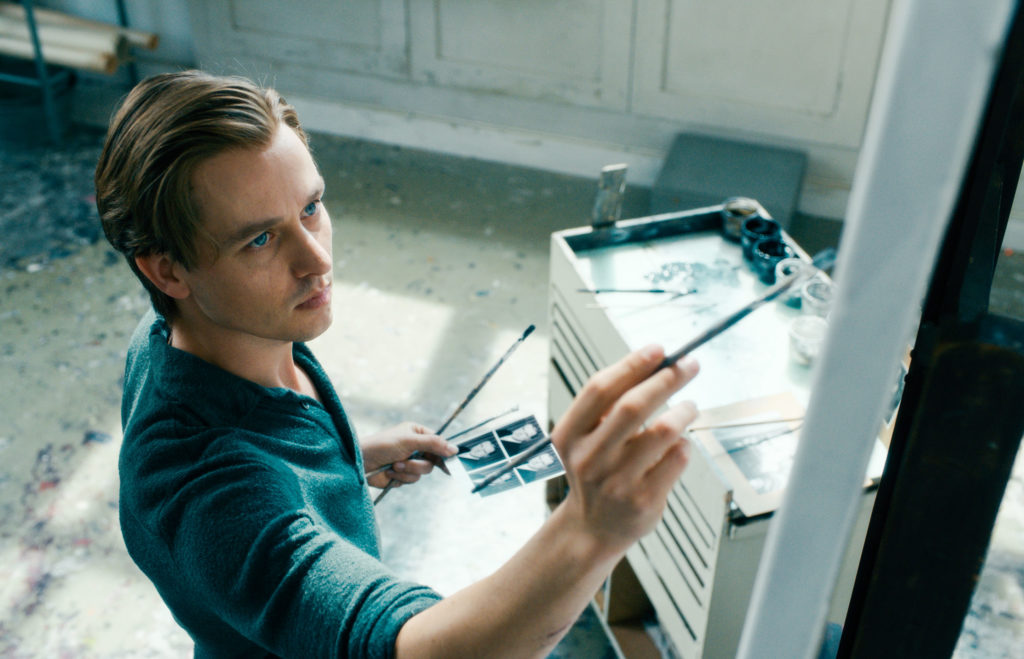 Pacing Causes Attention to Wane in 'Never Look Away' The