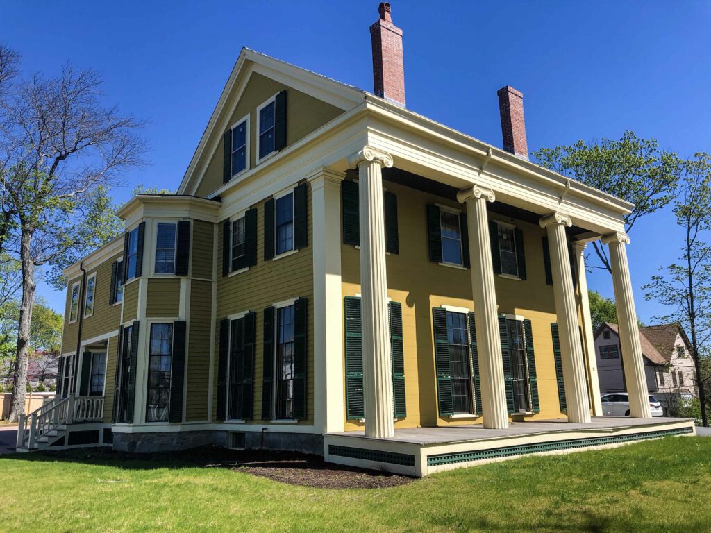 Newly Renovated Allen House Art and Performers The Heights