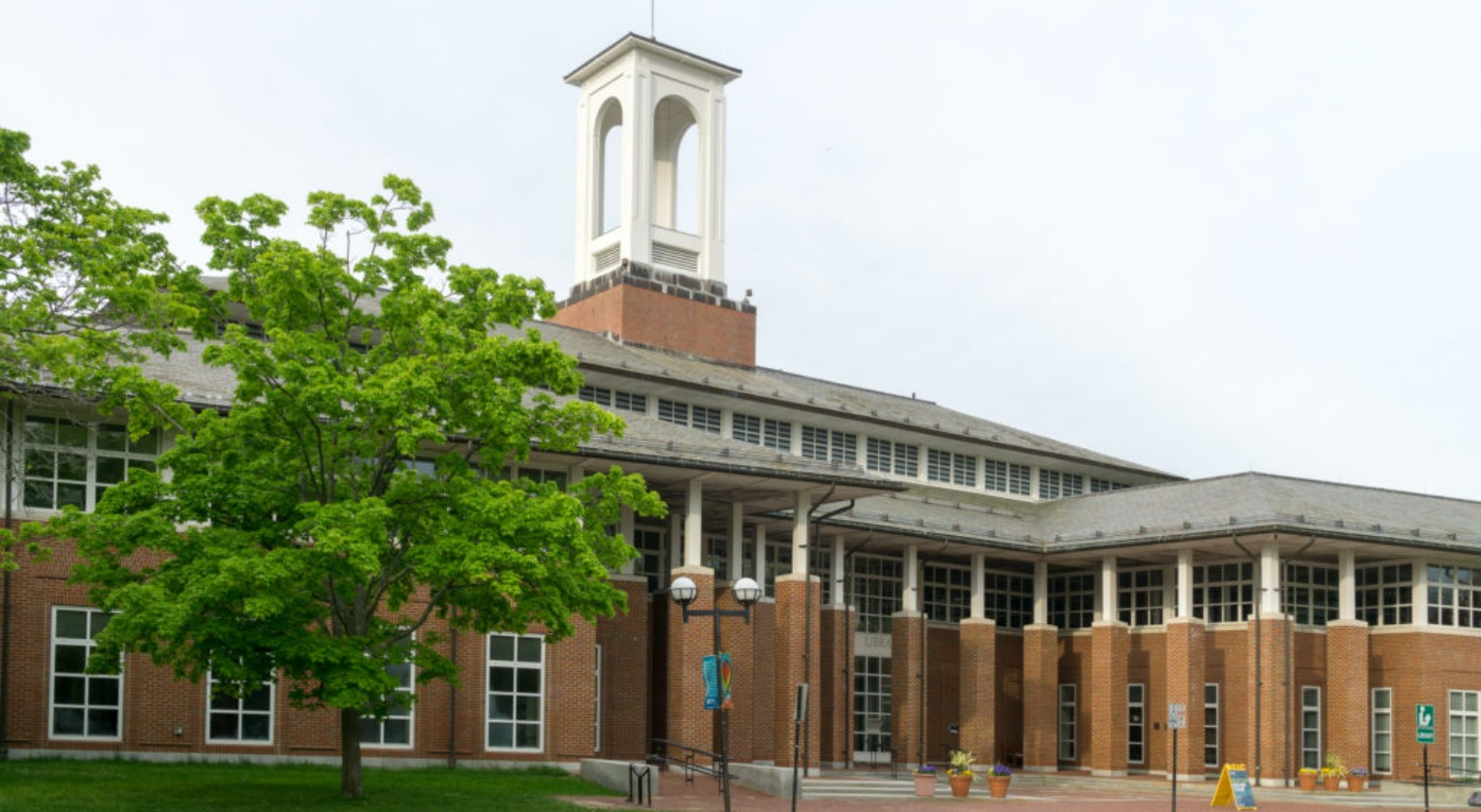 Famous Cupcakes at Newton’s 4 Corners Pizza Taste as Good as They Look