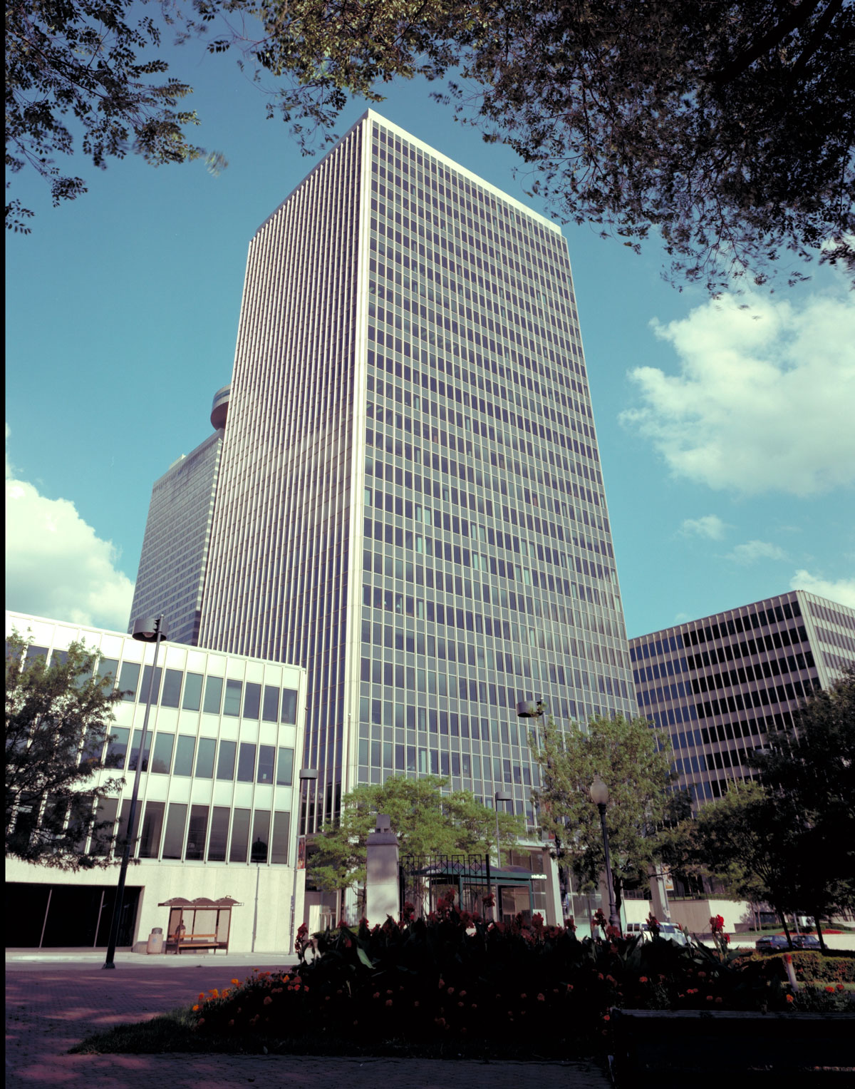 2345 Grand Kansas City Properties Hines