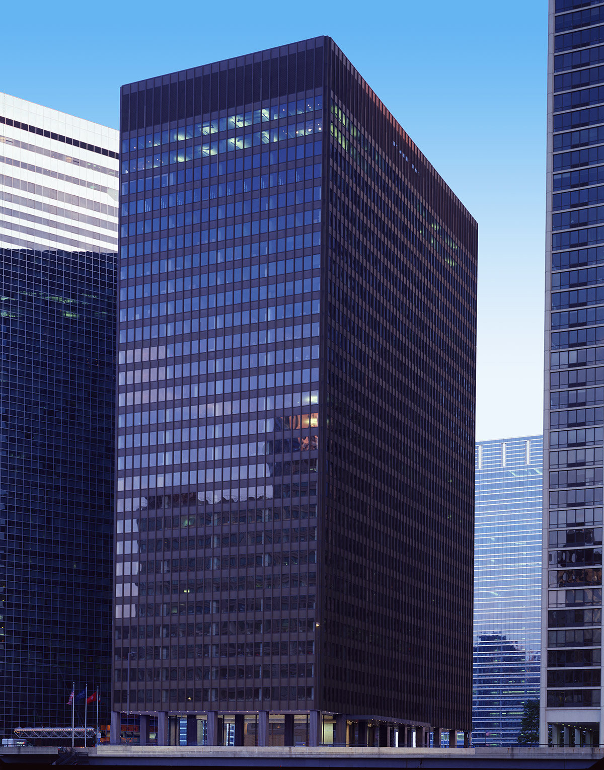 303 East Wacker Chicago Properties Hines