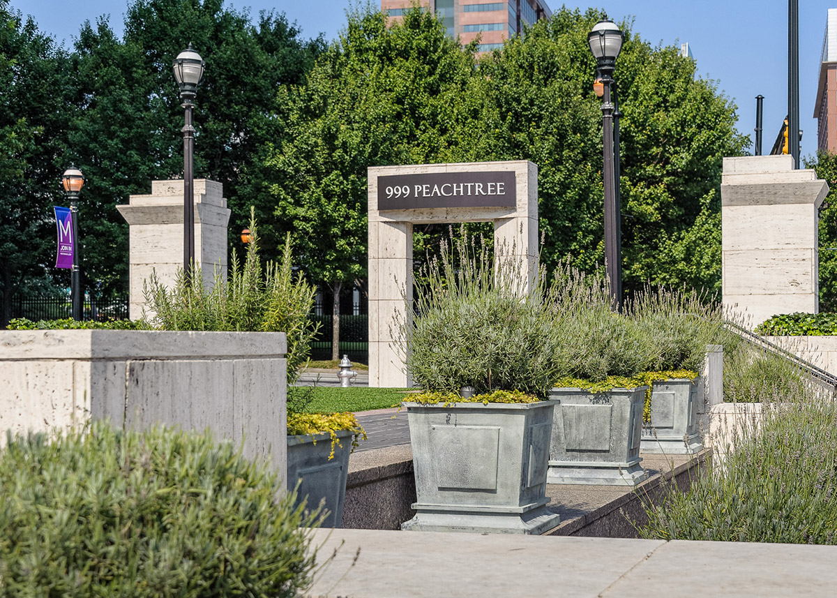 999 Peachtree Hines