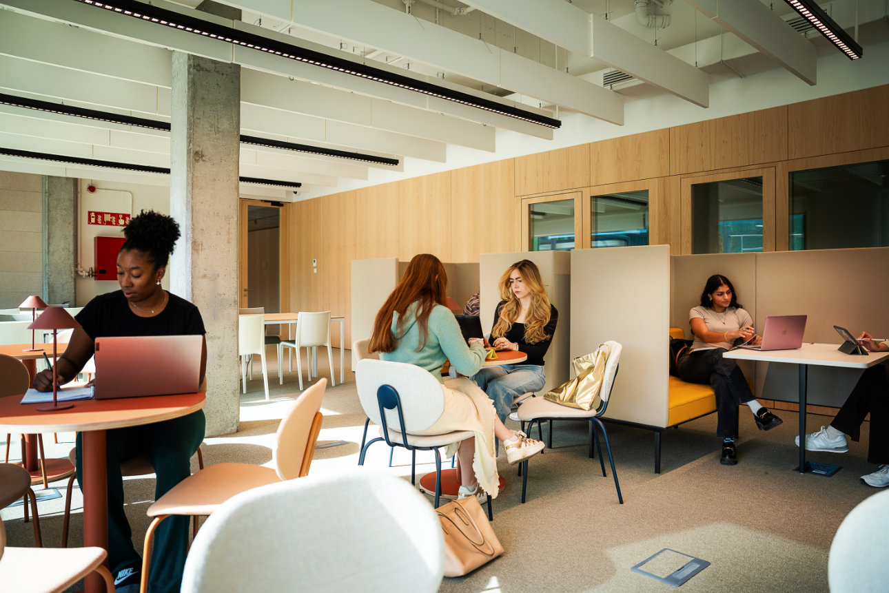 aparto Cristobal de Moura