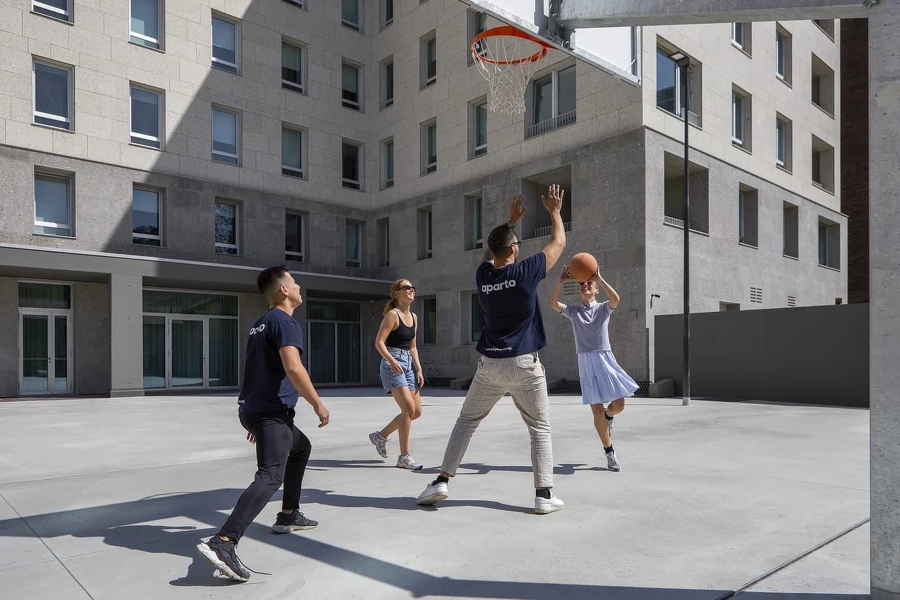 aparto Milan Giovenale