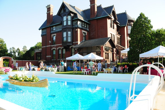 tahitian-party-fundraiser-for-brucemore-cedar-rapids-iowa-events