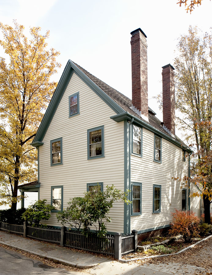 Historic New England protects one of the oldest houses in Brookline