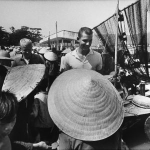 Larry Burrows Vietnam, One Ride with Yankee Papa 13