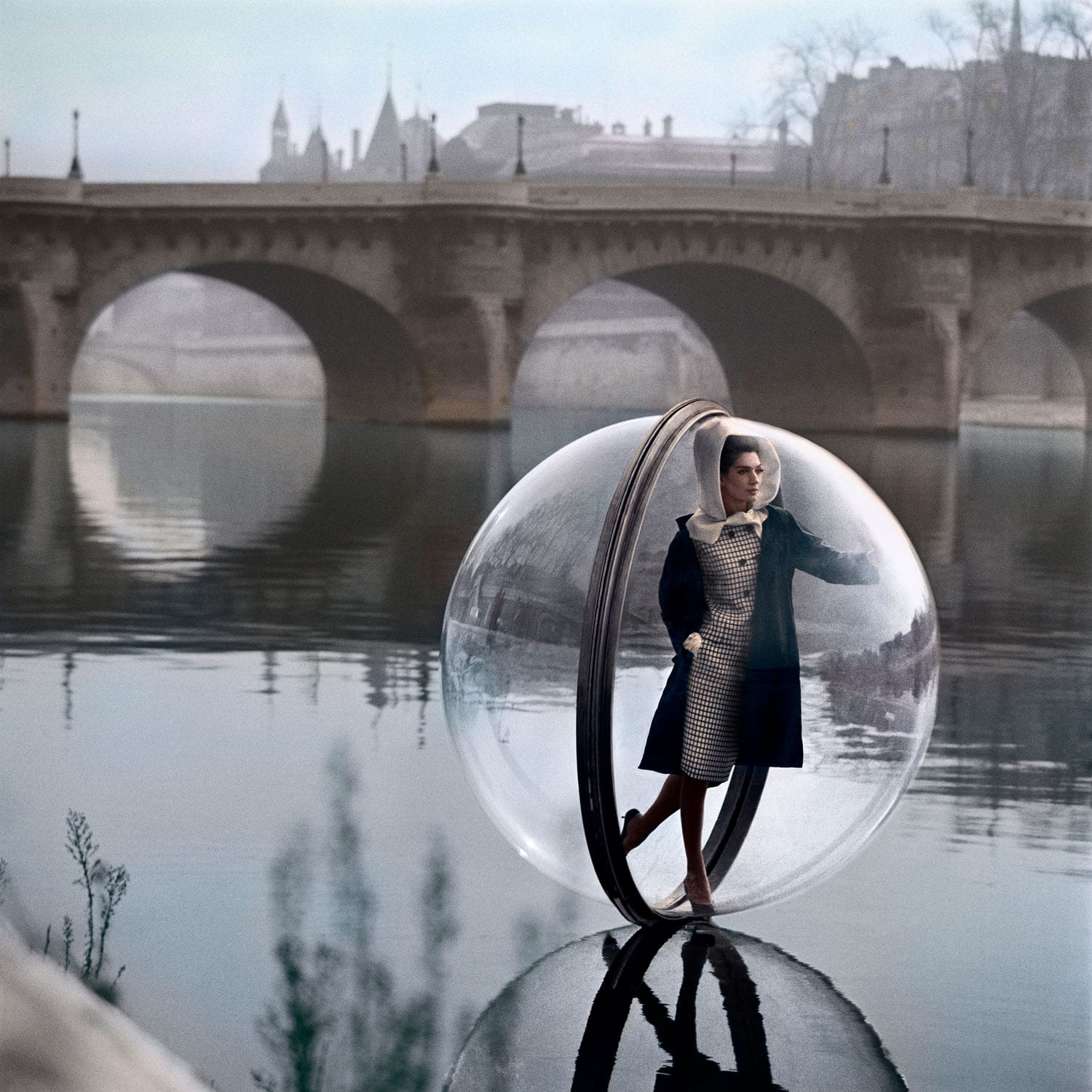 Melvin Sokolsky, Bubble On Seine Kick II