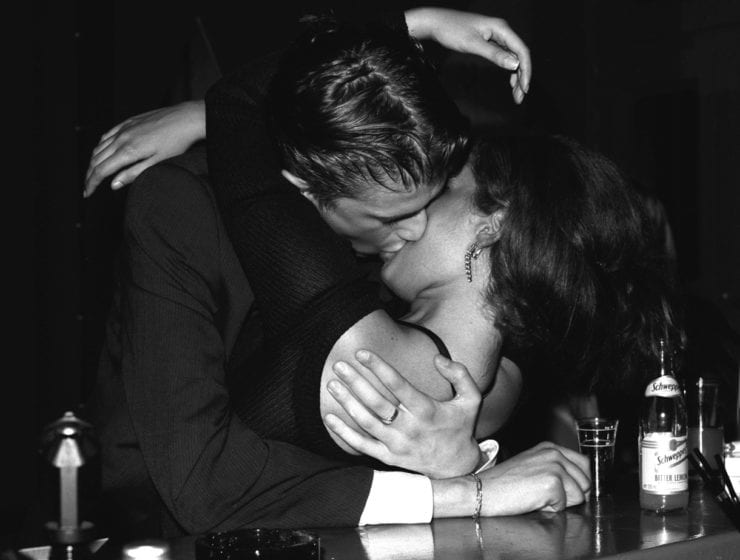 Harry Benson, Berlin Kiss, 1996, Infused dyes sublimated on aluminum