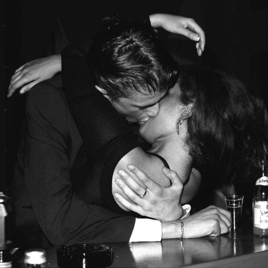 Harry Benson, Berlin Kiss, 1996, Infused dyes sublimated on aluminum