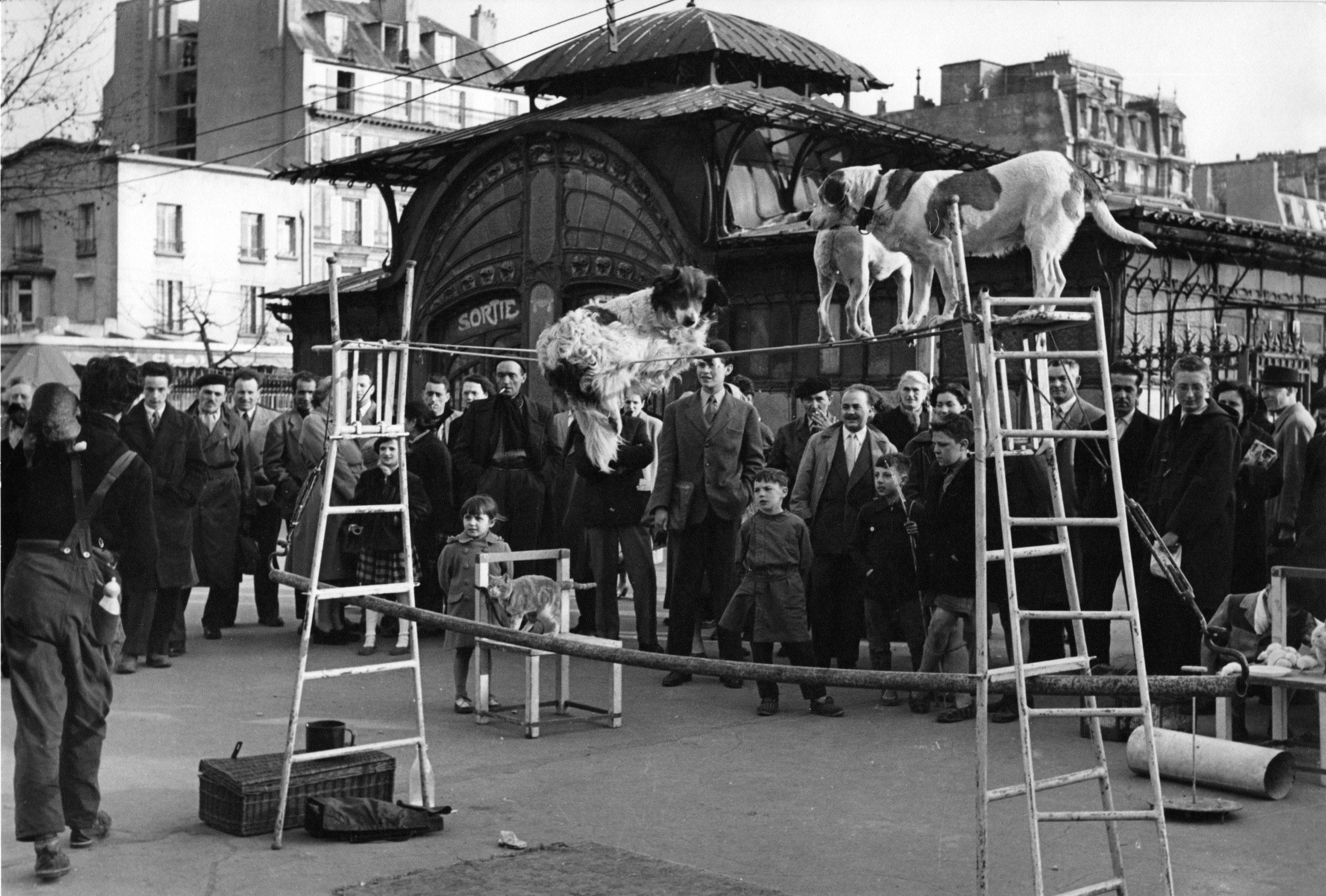 Edouard Boubat, La Bastille, 1954, Vintage Silver Gelatin Photograph Edouard Boubat, La Bastille, 1954, Vintage Silver Gelatin Photograph