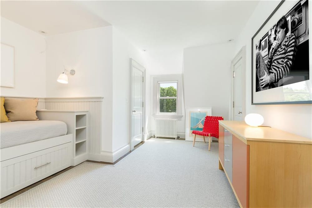 Living with Art, Bedroom 14