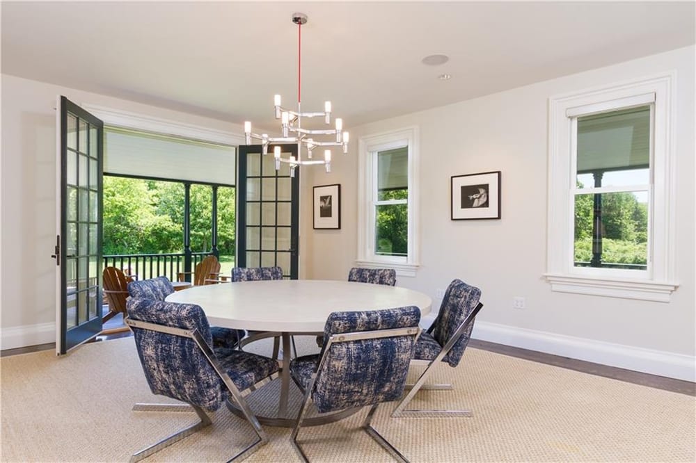 Living with Art, Dining Room 07