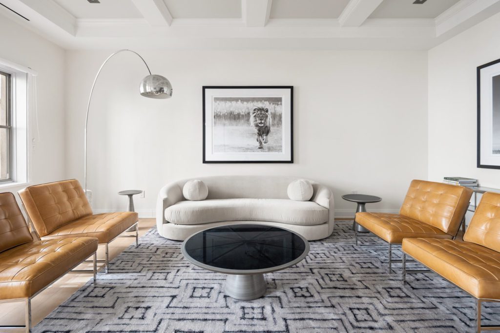 David Yarrow, One Foot on The Ground, 2014