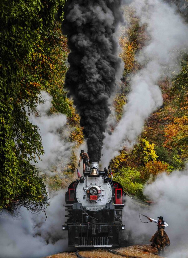 David Yarrow, The Fall (Colour), 2025, Archival Pigment Photograph David Yarrow, The Fall (Colour), 2025, Archival Pigment Photograph