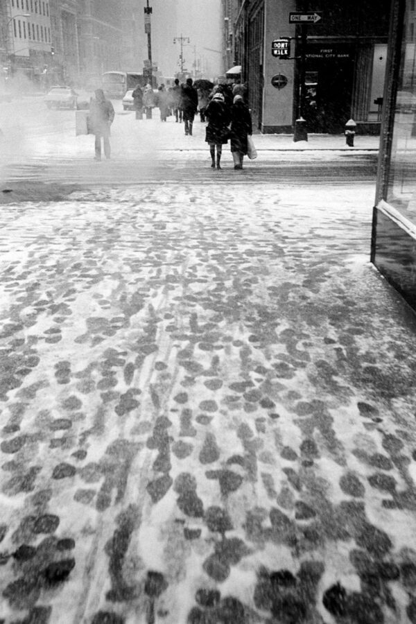 Jerry Schatzberg (0) Footsteps in the Snow, New York
