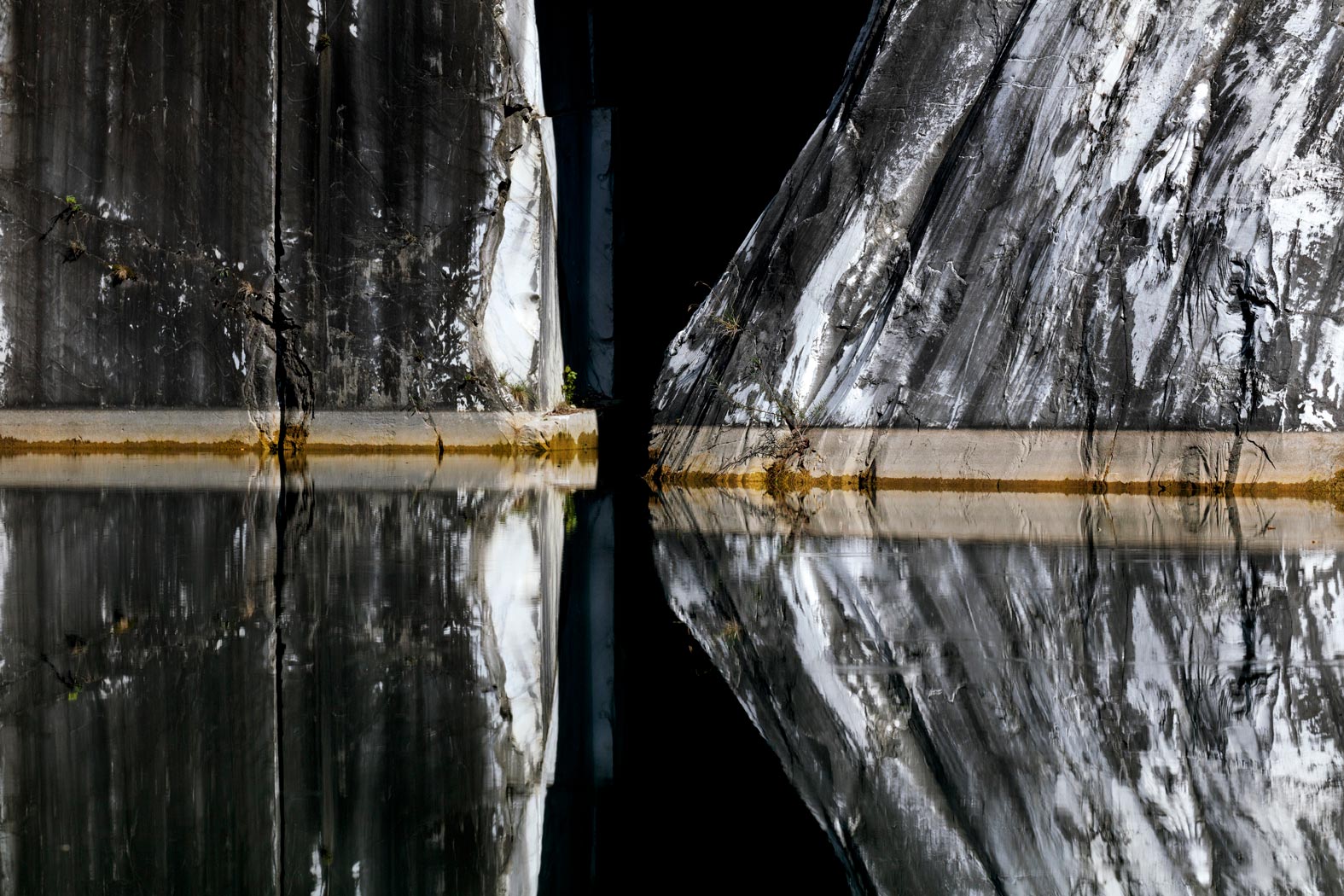 Francesca Piqueras, Inner 1, Italy 2024, Inner Movement, Lightjet Print on Kodak Paper