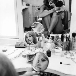 Terry O'Neill, Raquel Welch in hair and makeup, 1966, Silver gelatin photograph