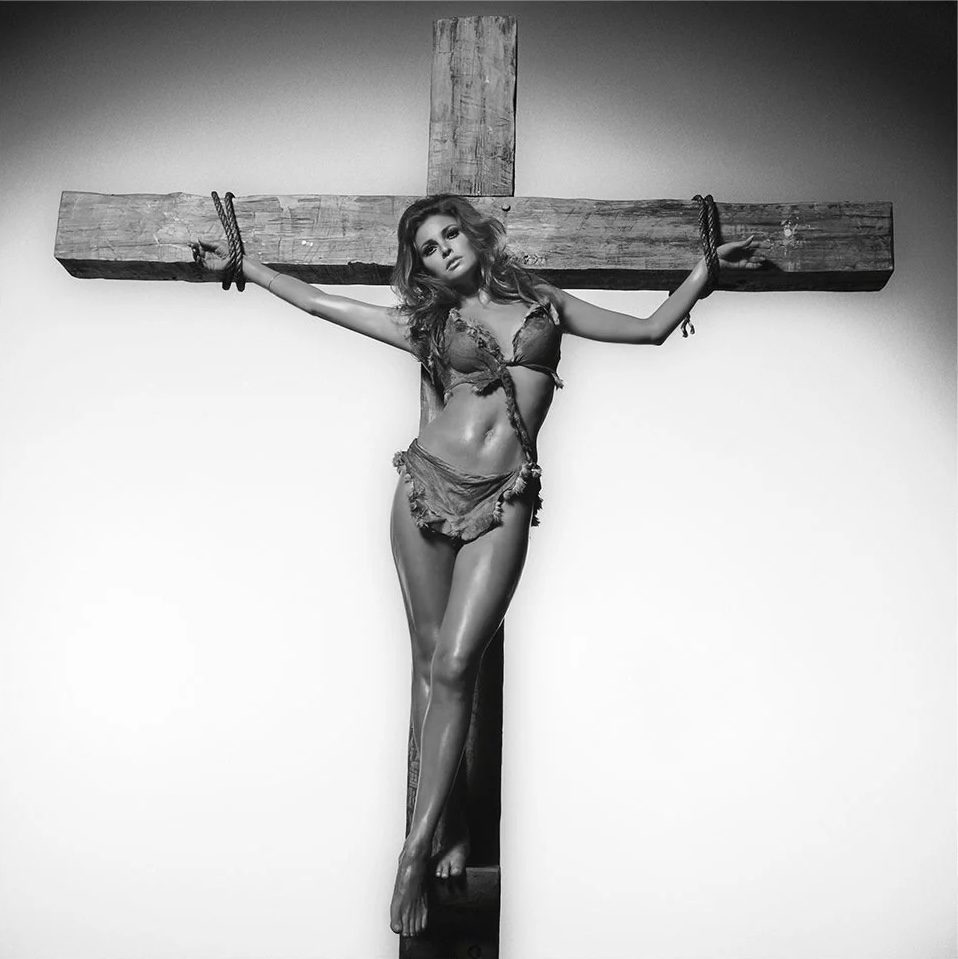 Terry O'Neill, Raquel Welch crucifixion, Silver gelatin photograph