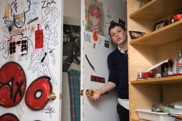 Tête-à-Tête: Adrien's Closet Graffiti