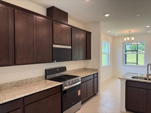 60-White-Pelican-Spirit-of-Sebastian-kitchen