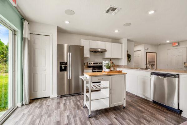 Smaller footprint home kitchen