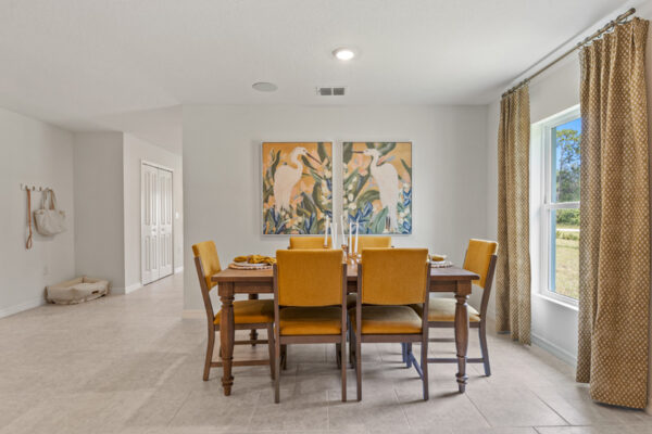 Richmond Cove King Model Front Dining Area