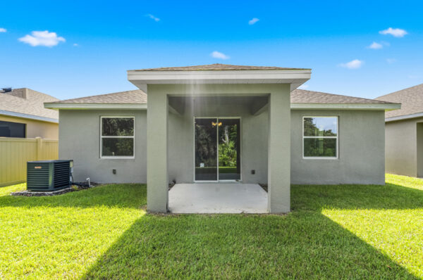 The Dania Floorplan by Holiday Builders