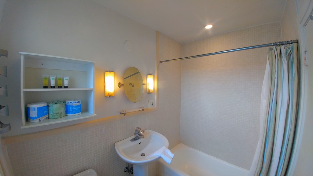 Cozy Hideaway in Ace Location | Heart of Dupont and U Street nightlife photo 4