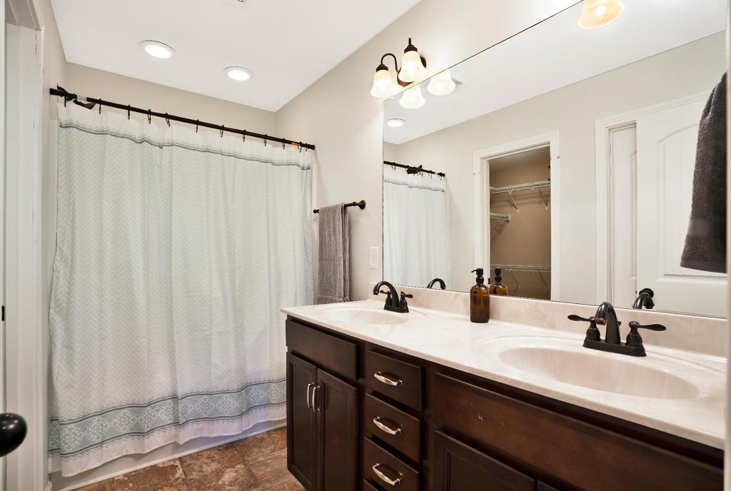 1815 Camelot♚King Bed|Near Shopping District| photo 5