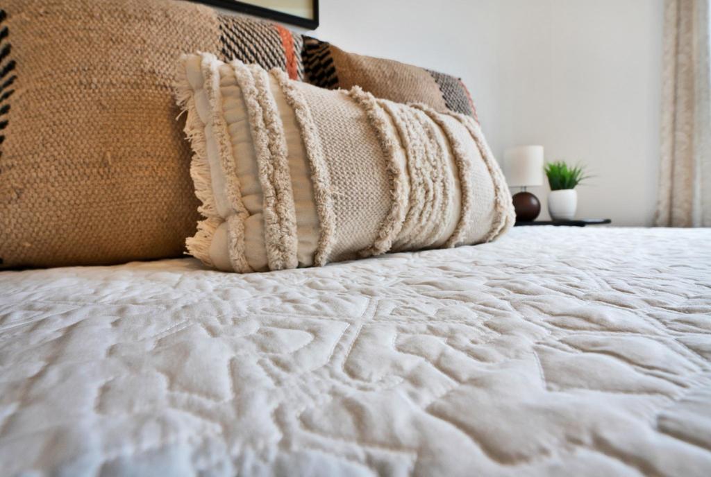 1815 Camelot♚King Bed|Near Shopping District| photo 2