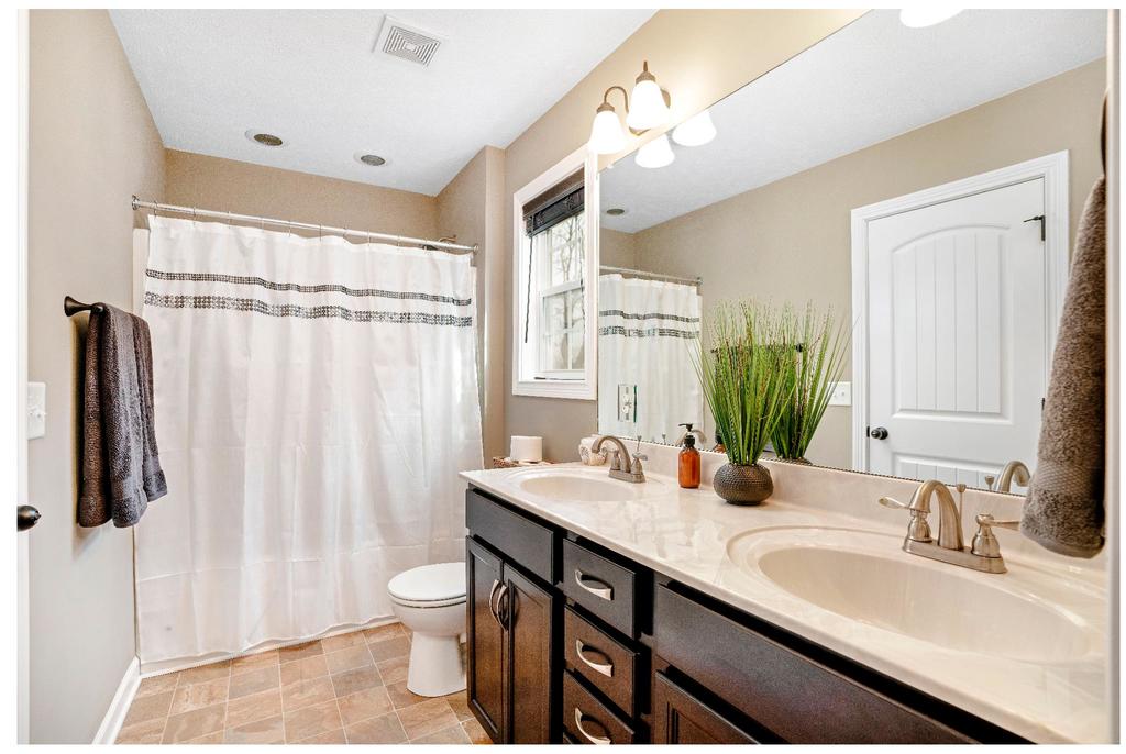 1827 Camelot ♚King Bed-Centrally Located-Sleeps 7 photo 4