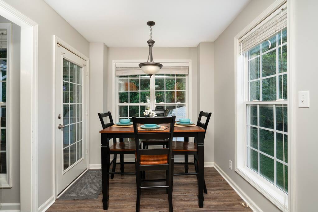 2961 Core Dr. · ♡ Trendy Home w King Bed ♚ +10 Miles to Base ♡ photo 4