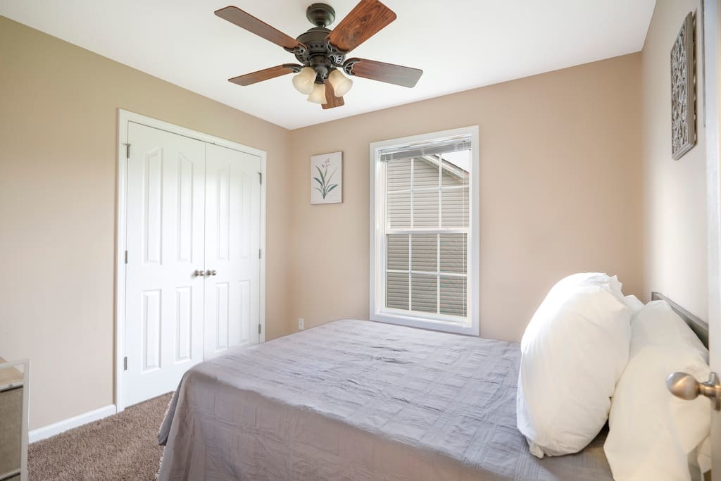3443 Foxrun Ln · ★ One Mile to Ft Campbell ★ 3 Miles to I-24 ★ photo 2