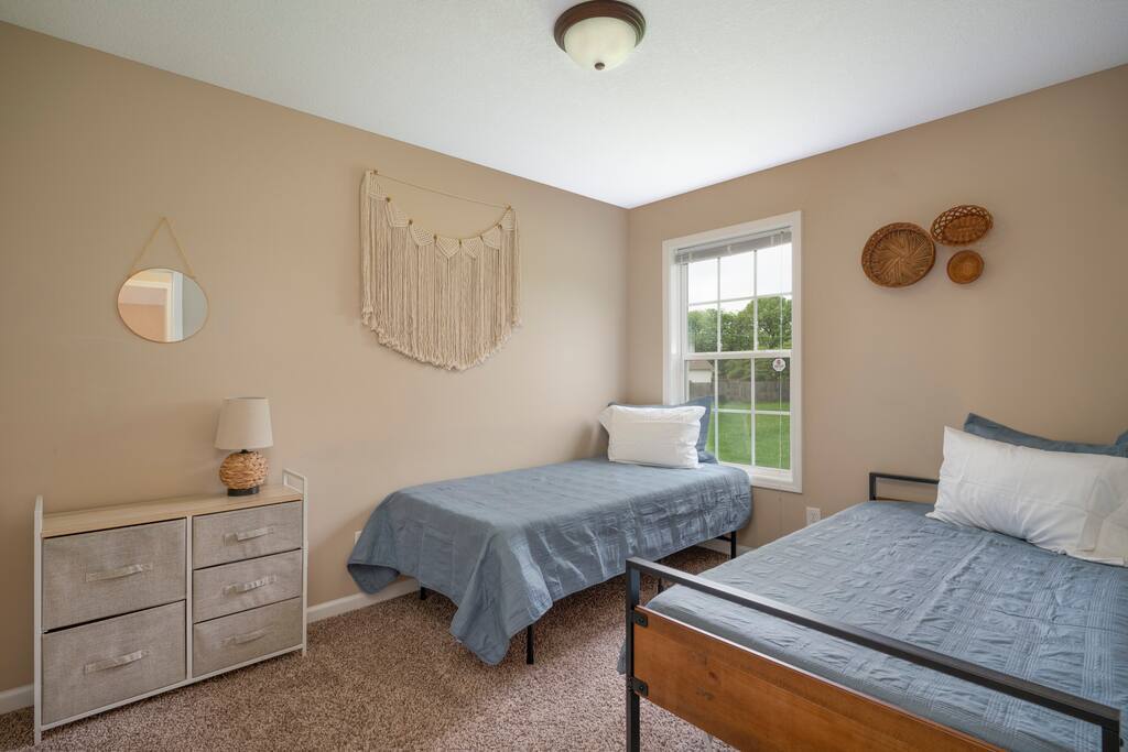 3443 Foxrun Ln · ★ One Mile to Ft Campbell ★ 3 Miles to I-24 ★ photo 5